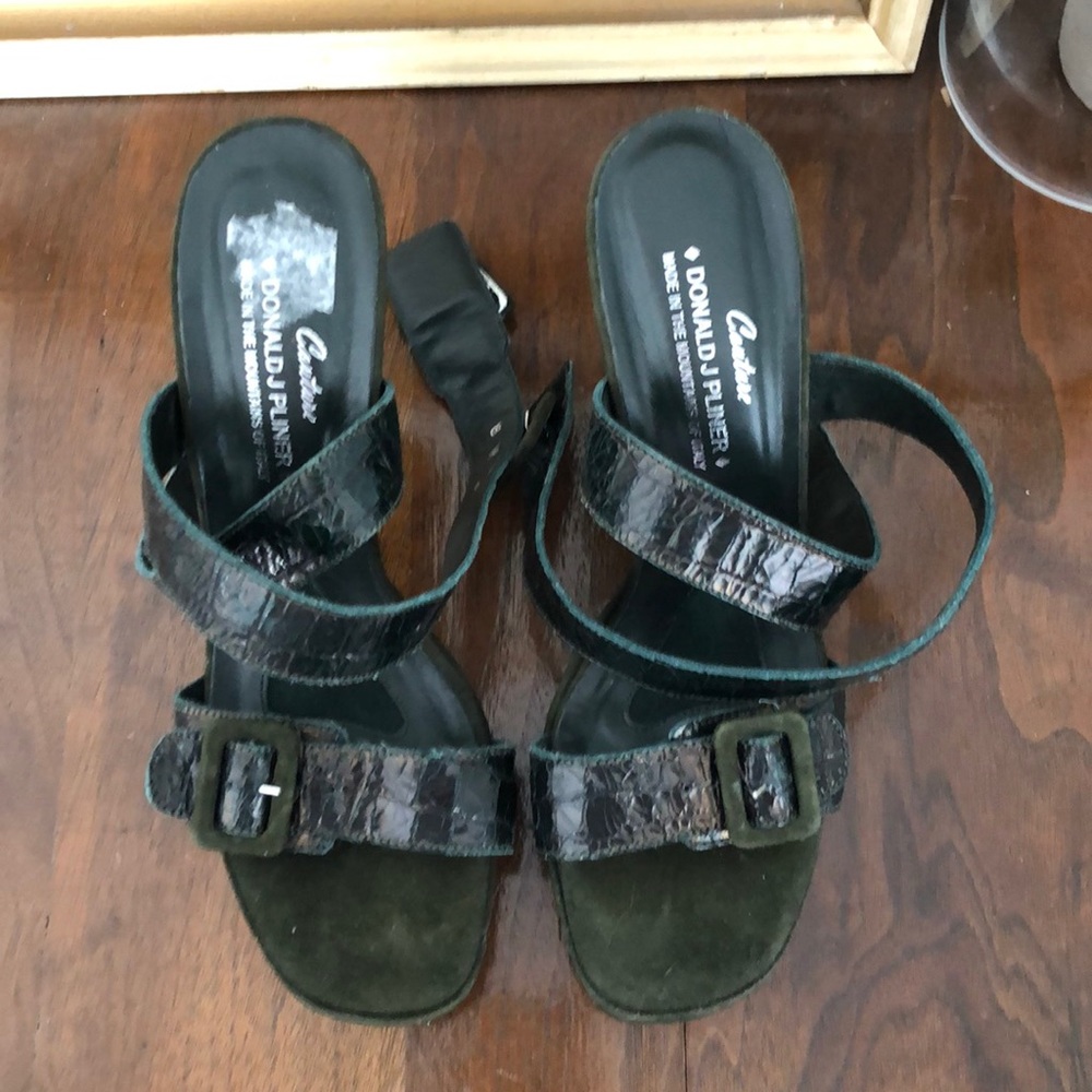 Couture Donald Pliner platform sandal size 8